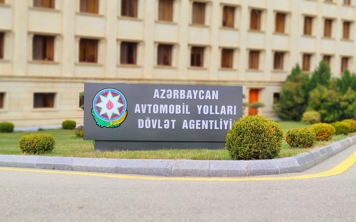 Сильный ветер создал проблемы для движения на нескольких автомагистралях Азербайджана - Госагентство