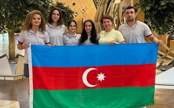 Азербайджанские гимнасты отправились на турнир в Италию