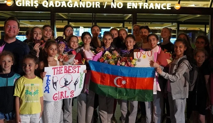 Азербайджанские гимнастки привезли на родину исторические медали - ФОТО