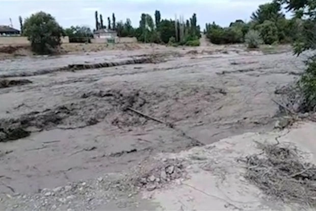Паводковые воды могут разрушить газопровод в Хачмазском районе? - ВИДЕО