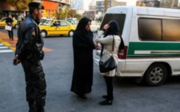 В Иране против десятков женщин возбуждены уголовные дела - ФОТО