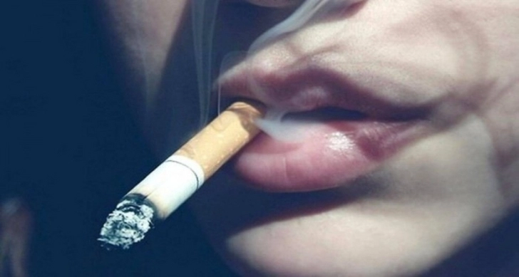 В стране увеличилось число курящих женщин, цены на сигареты должны быть повышены - Заявление депутата