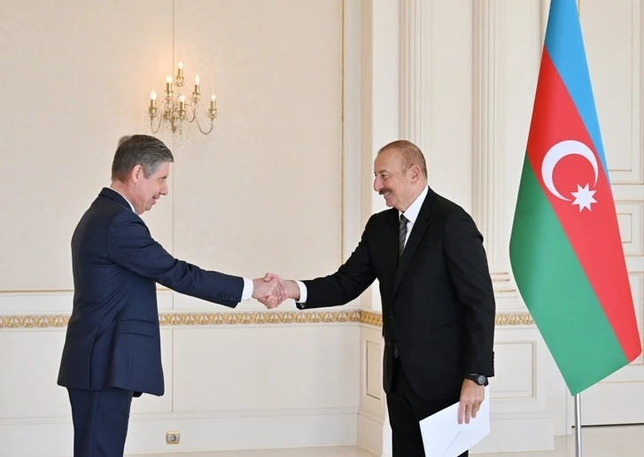 Ильхам Алиев принял верительные грамоты новоназначенного посла России в Азербайджане - ФОТО