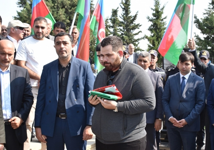 Media.az - Новости Азербайджана - Состоялись похороны Эльмара Мамедова, пропавшего без вести во время I Карабахской войны - ОБНОВЛЕНО/ФОТО