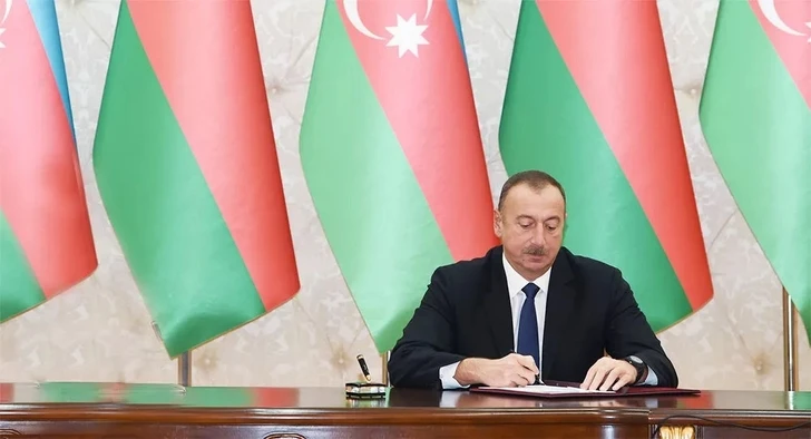 Ильхам Алиев наградил сотрудников сферы туризма - СПИСОК