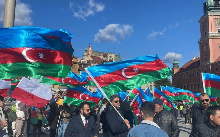 Азербайджанцы протестуют в Варшаве против минного террора Армении - ФОТО/ВИДЕО