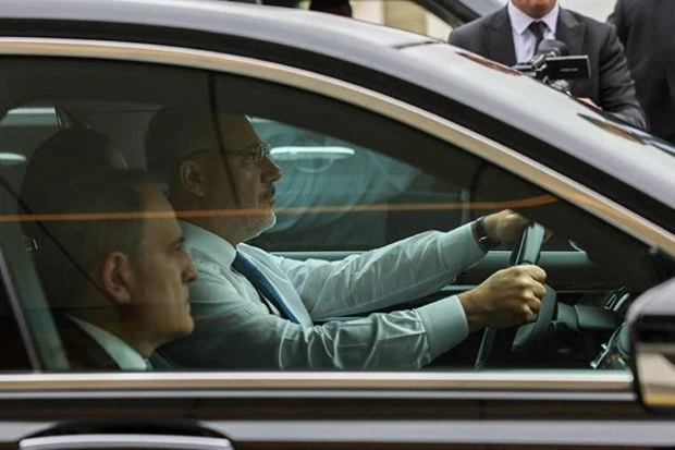 Глава МИД Турции сам вел автомобиль во время поездки в Шушу