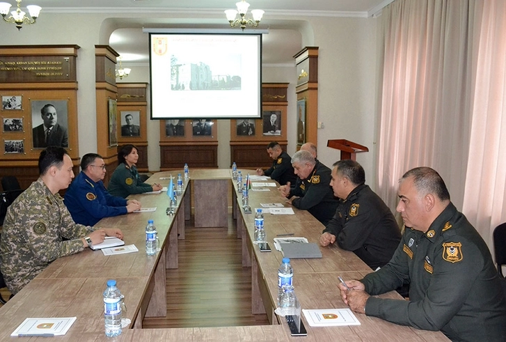Азербайджан и Казахстан обсудили вопросы сотрудничества в области военного образования - ФОТО