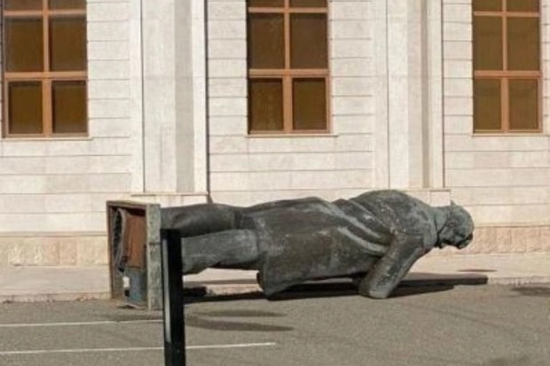 В Ханкенди снесли памятник Степану Шаумяну - ФОТО