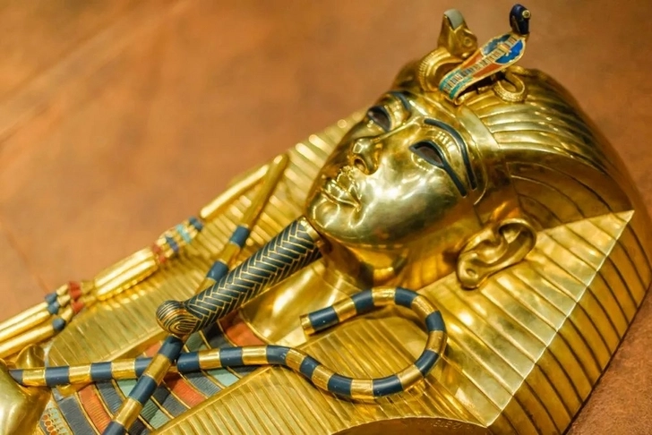 Доказано внеземное происхождение кулона Тутанхамона