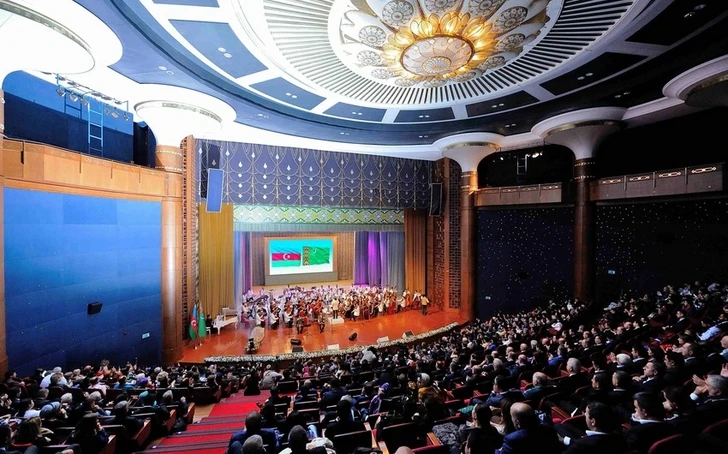 В Ашхабаде состоялся концерт по случаю 100-летия со дня рождения Гейдара Алиева - ФОТО