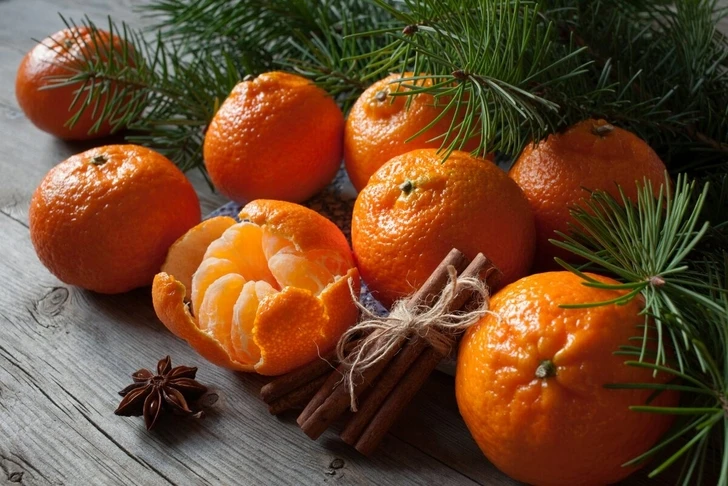 Оранжевые спутники Нового года: врач назвала суточную норму мандаринов для человека
