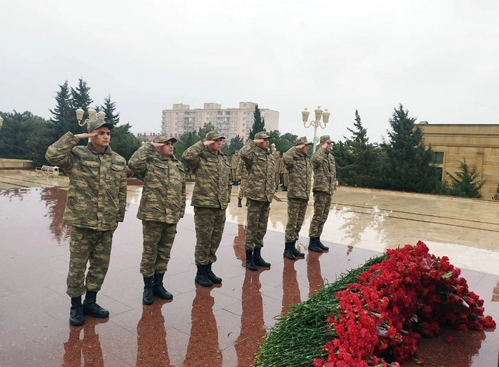 В азербайджанской армии проведен ряд мероприятий по случаю дня памяти общенационального лидера - ФОТО
