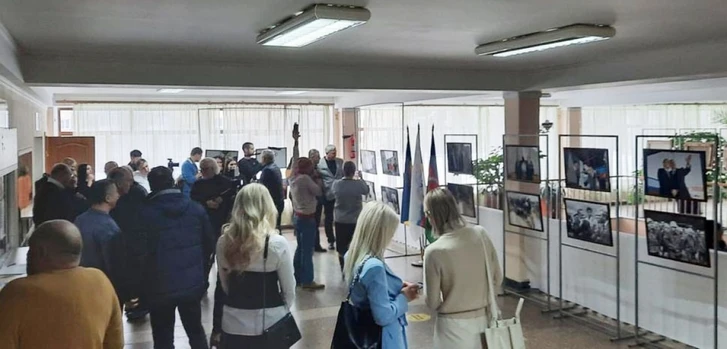 В Житомире представлена фотовыставка по случаю 100-летнего юбилея Гейдара Алиева - ФОТО