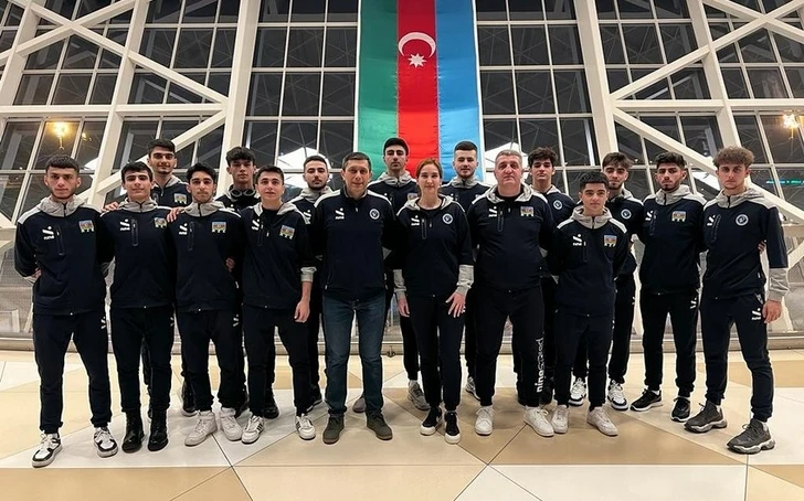 Юношеская сборная Азербайджана по волейболу отправилась в Польшу