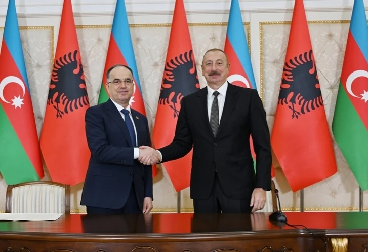 Президент Албании поздравил главу азербайджанского государства