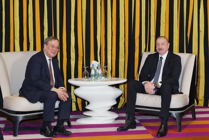 Президент Ильхам Алиев встретился в Мюнхене с членом Бундестага Армином Лашетом - ФОТО