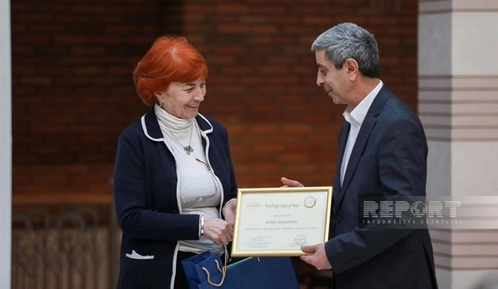 В Тбилиси наградили главу местного отделения Союза писателей Азербайджана