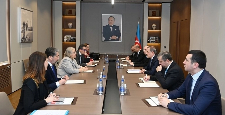 Джейхун Байрамов встретился с заместителем министра иностранных дел Греции