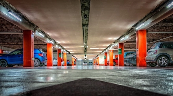 Тарифы на подземную парковку в Зимнем парке выросли на 170% - ФОТО