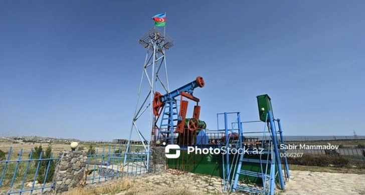 Цена на нефть марки Azeri Light снизилась