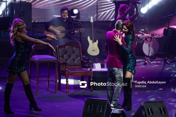 В Баку состоялся концерт турецкой поп-звезды Сердара Ортача - ФОТО/ВИДЕО