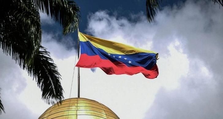 Венесуэла отозвала всех своих дипломатов из Эквадора