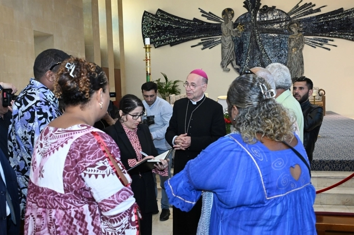 Председатель комитета Конгресса Новой Каледонии посетила католическую церковь Святой Марии в Баку - ФОТО