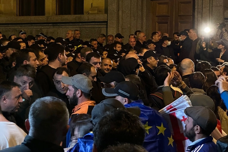 Обстановка на митинге в Тбилиси против закона об иноагентах стабилизировалась - ОБНОВЛЕНО