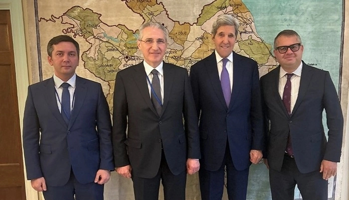 Джон Керри прибыл в посольство Азербайджана в Вашингтоне - ФОТО
