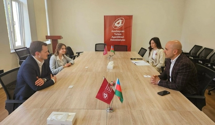Азербайджан и Польша обсудили повышение интенсивности авиарейсов - ФОТО