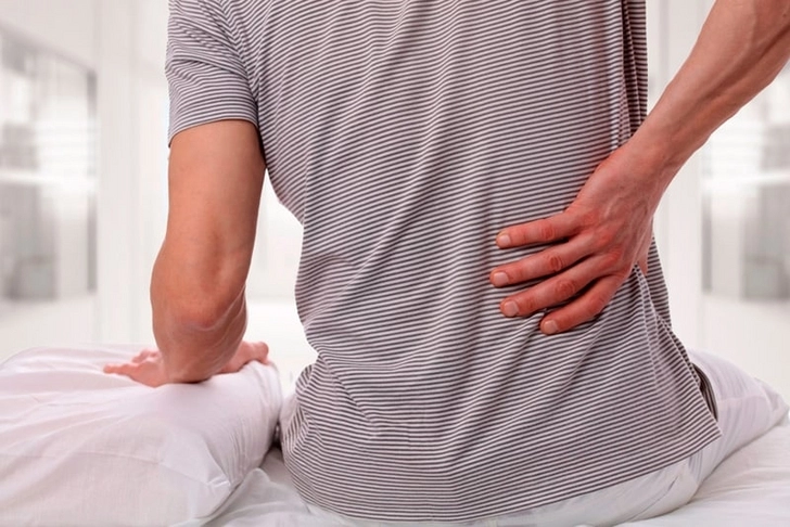 Боль в спине может быть симптомом рака простаты