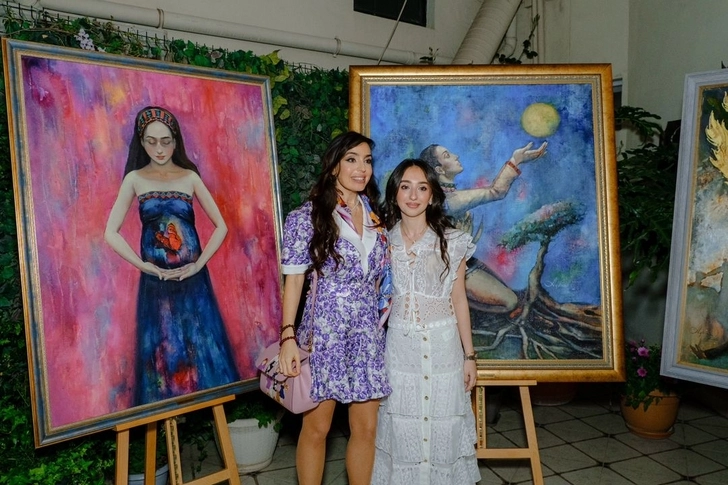 Лейла Алиева посетила выставку художницы Айдан Набизаде - ФОТО