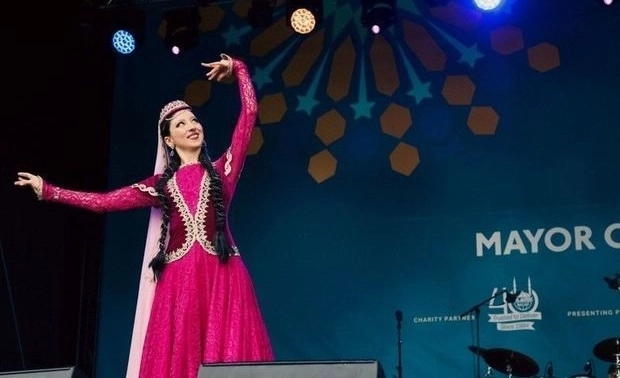 Азербайджанский национальный танец был встречен с восторгом на фестивале в Лондоне - ФОТО