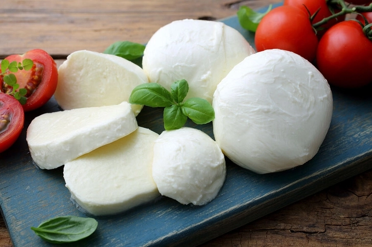 Стало известно, как потребление сыра защищает от кариеса