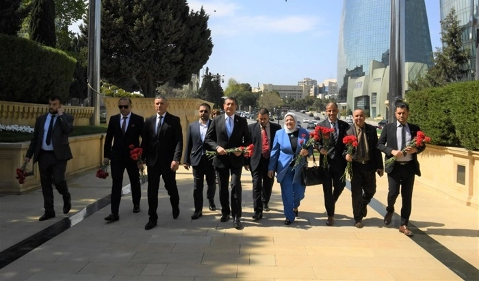 Алжирские парламентарии посетили могилу великого лидера Гейдара Алиева и Аллею шехидов - ФОТО
