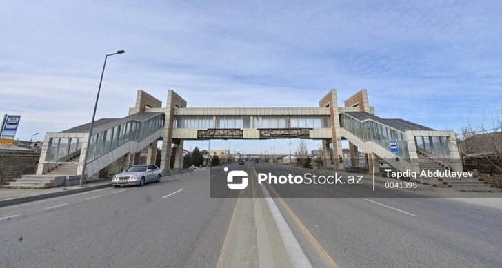 Почему пешеходы в Баку игнорируют надземные переходы? - ВИДЕО