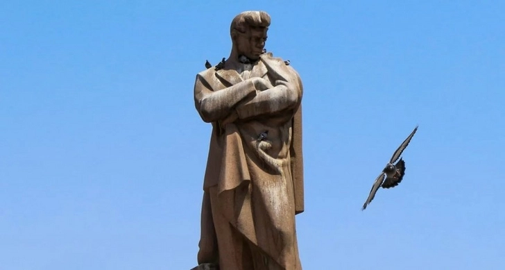 Кто отвечает за уход за памятниками в Баку? – Госструктуры перекладывают ответственность – ВИДЕО