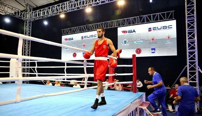 Еще один азербайджанский боксер вышел в полуфинал чемпионата Европы