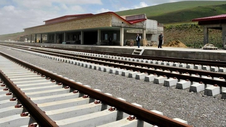 Названы сроки завершения строительства грузинской части железной дороги БТК
