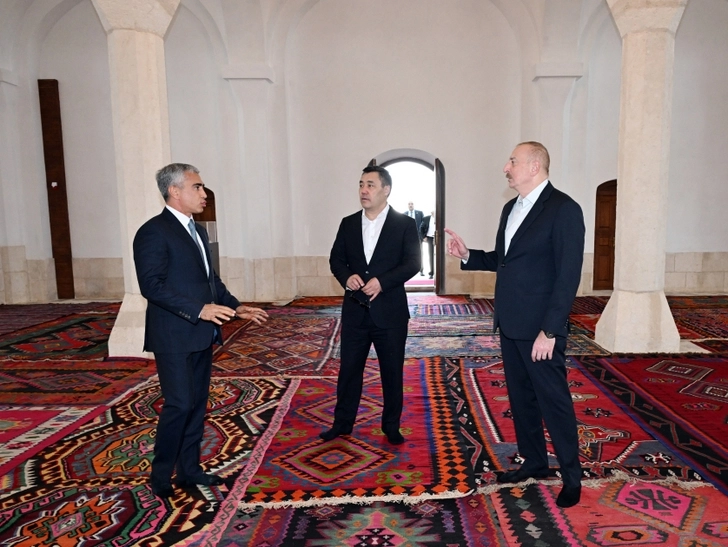 Президенты Азербайджана и Кыргызстана приняли участие в открытии отреставрированной Агдамской Джума-мечети