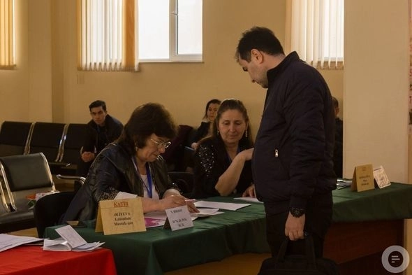 Как проходят президентские выборы в Баку – ФОТОРЕПОРТАЖ