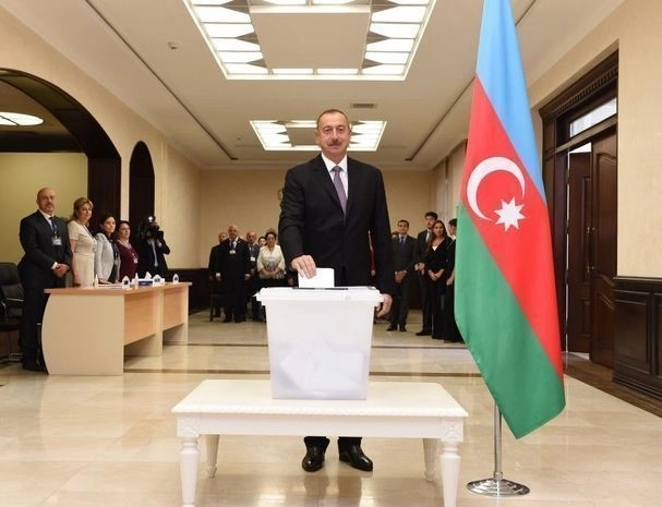 Ильхам Алиев проголосовал на выборах – ВИДЕО
