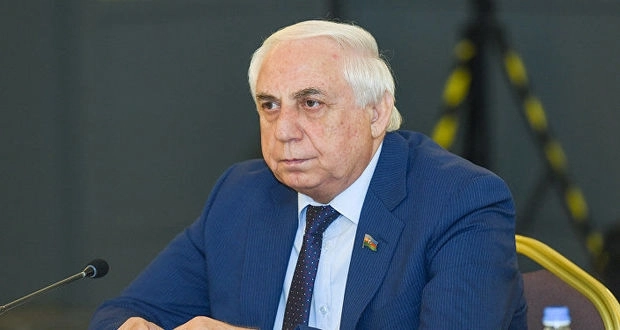 Азербайджанский депутат разгневался на журналистов