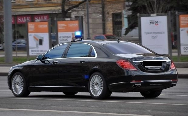 Грузинским чиновникам запретили иметь автомобили черного цвета
