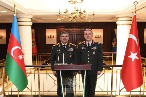 Турция и Азербайджан обсудили перспективы военного сотрудничества