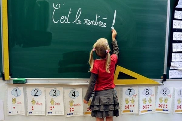 Франция понижает школьный возраст