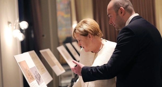 Меркель в Тбилиси получила «неожиданный подарок» – ФОТО