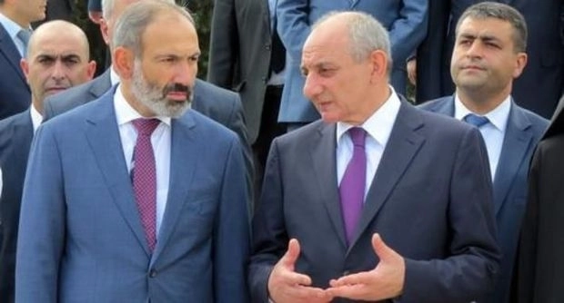 Пашинян проводит переговоры в Карабахе