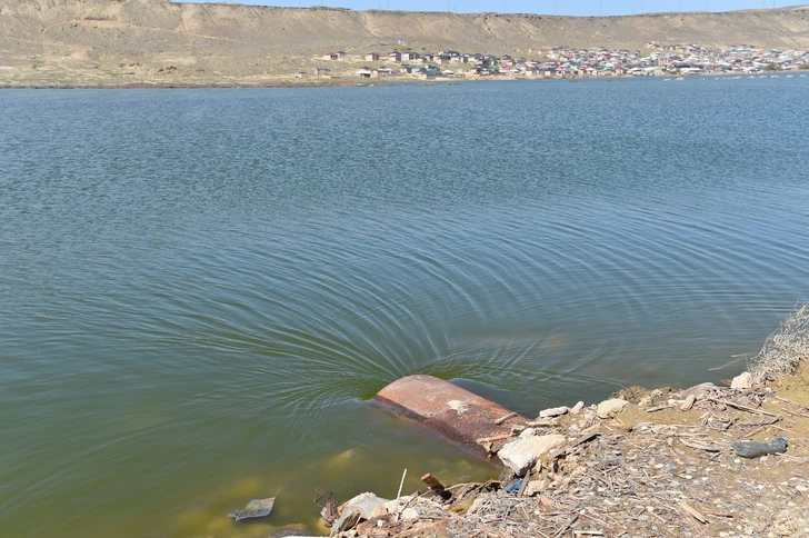 Media.az - Новости Азербайджана - Локбатан под водой: служба водоснабжения откачивает воду с затопленных территорий
